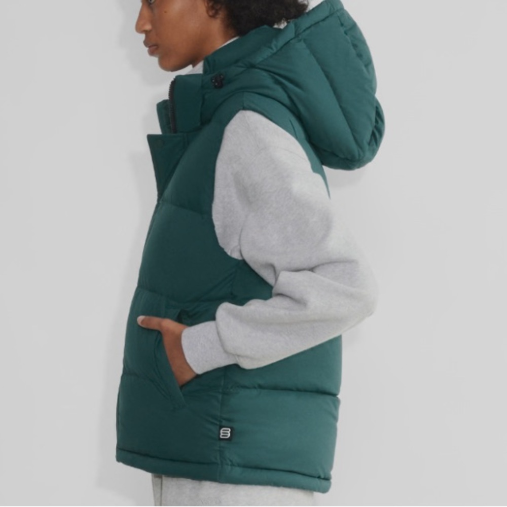 Aritzia TNA Super Puff ClimatteVest Herbage Green Medium | - Picture 4 of 10